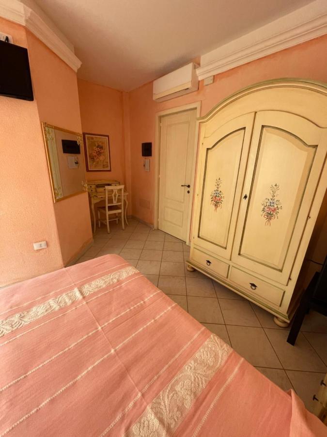 B&B Le Farfalle Palau Extérieur photo